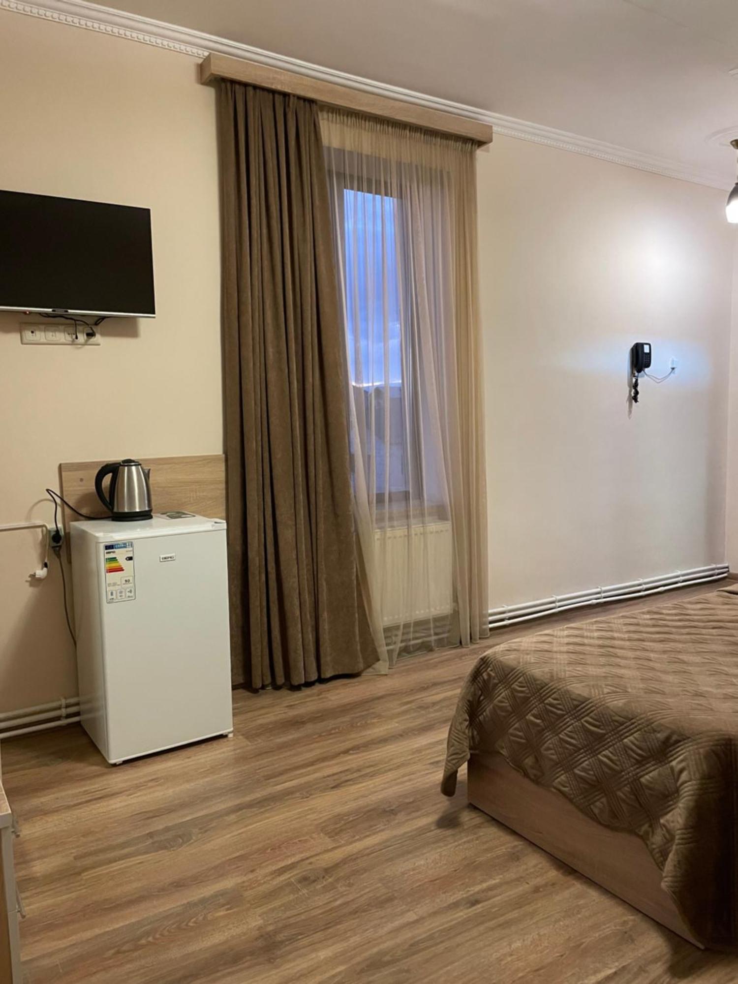 Decca Hotel Ереван Экстерьер фото